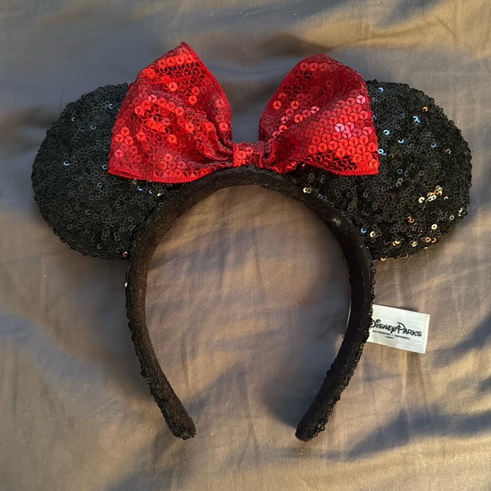 Minnie Mouse Disney sequined Headband Ears like new!